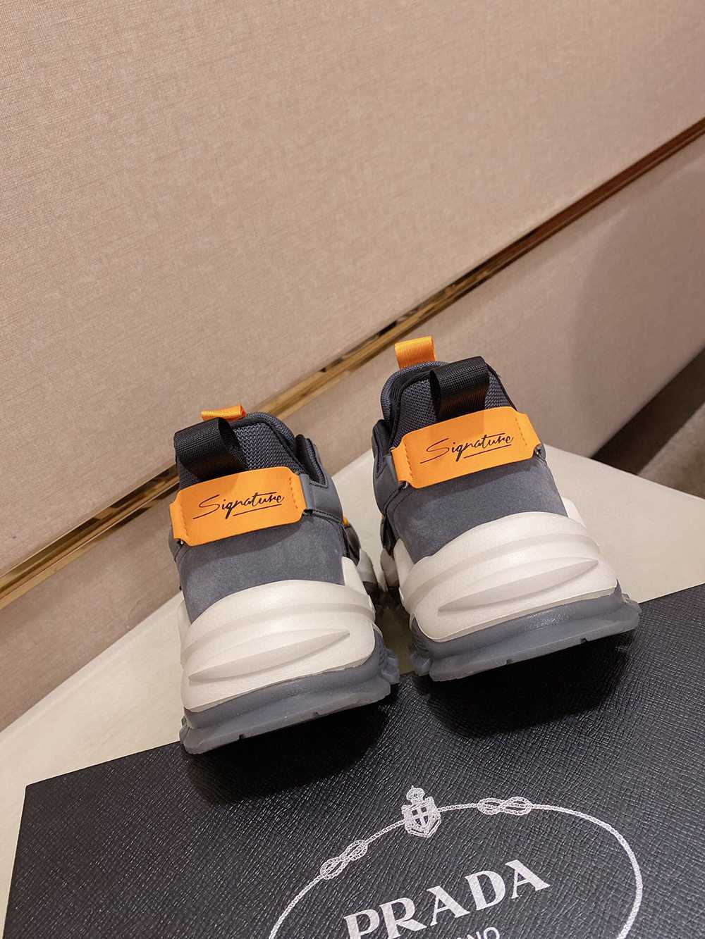 P*rada SNEAKER